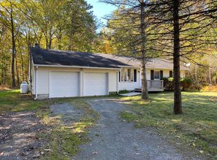 232 Urban Rd, Hawley, PA 18428