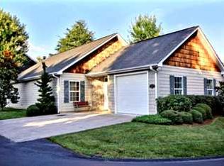 411 Long View Dr, Hiawassee, GA 30546