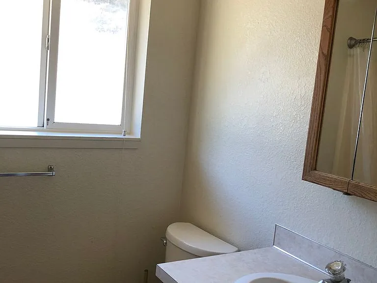 3259 Johnson St — Photo 5