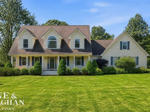8892 Marr Rd, Almont, MI 48003