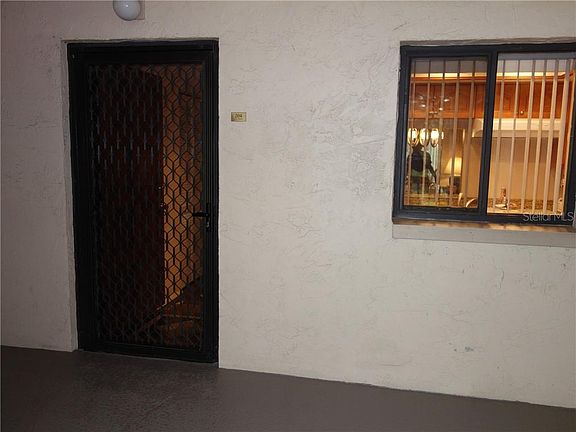3rd image of 204 Tarpon Pt #204