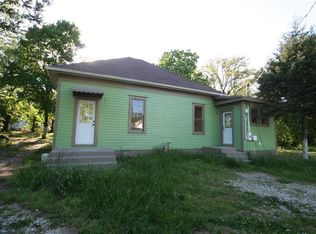202 N 10th St, Rogers, AR 72756