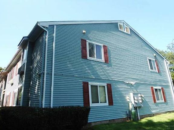 2nd image of 70 Marlowe Ct #70