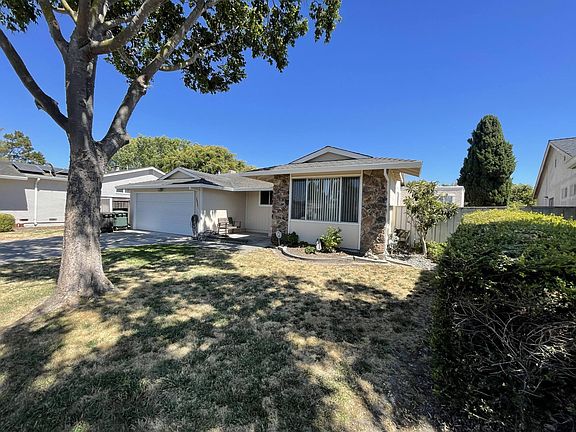 2nd image of 32510 Karen Ct