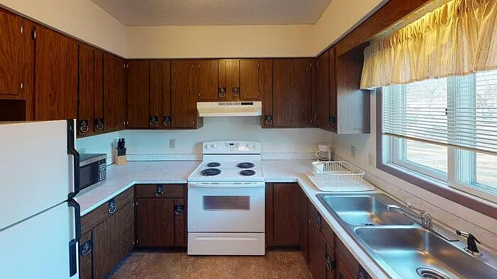 209 N 11th St #4 — Photo 4