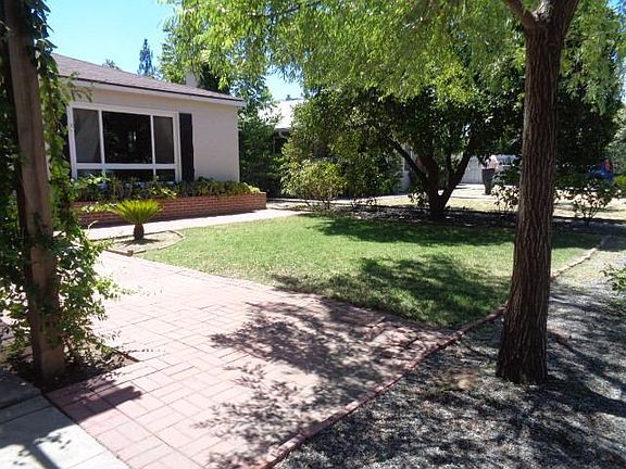 2nd image of 924 E Sussex Way