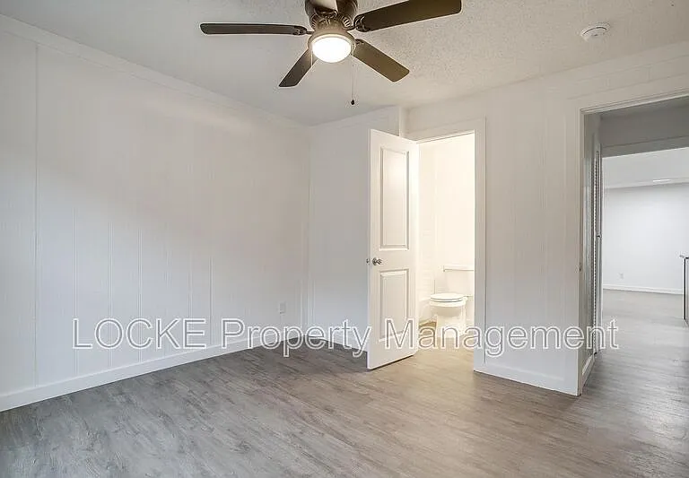 311 Byron St — Photo 21