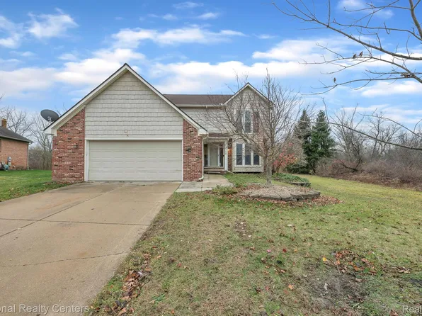3368 Bennington Dr, Wixom, MI 48393