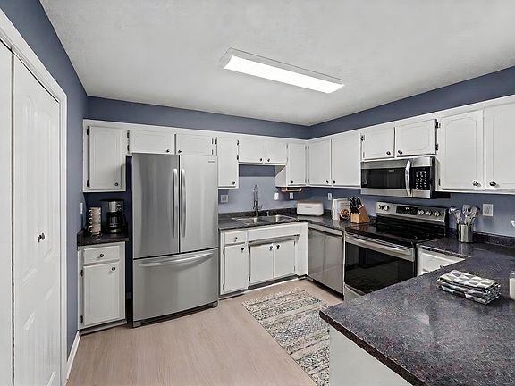 5th image of 104 Jacqueline Rd