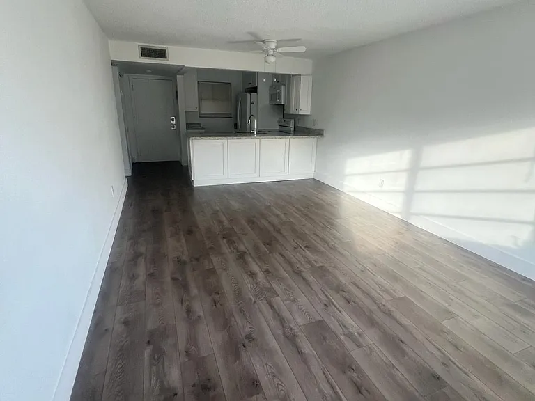 300 NE 125th St #205 — Photo 3
