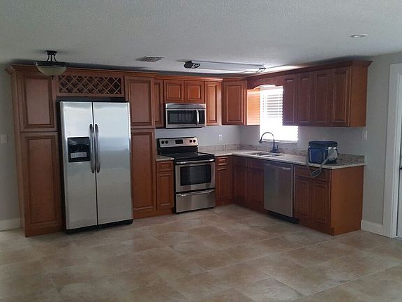 5th image of 8306 N 39th St