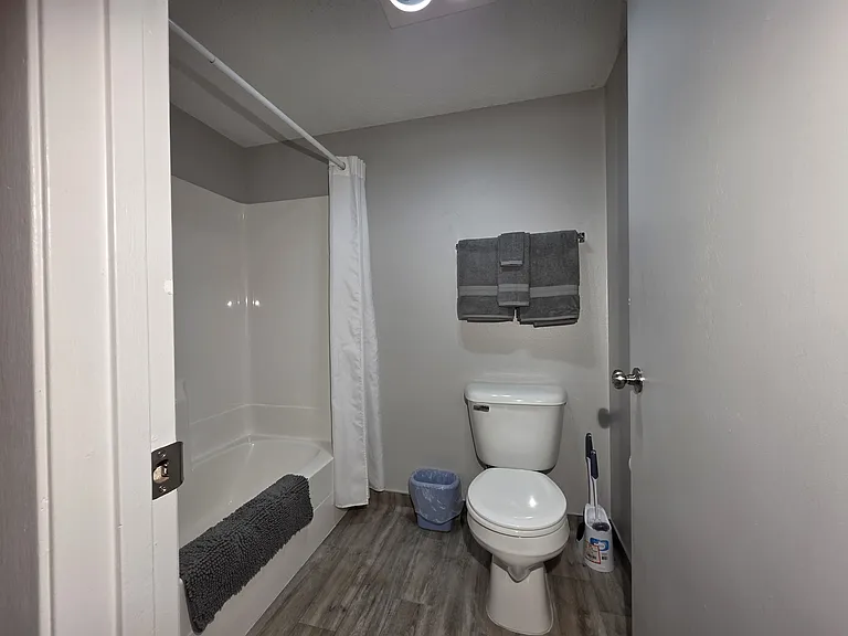 590 Spruce St — Photo 28
