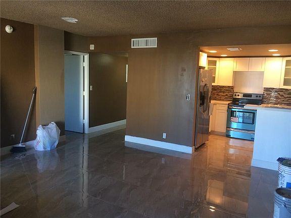 4th image of 2900 NE 30th Street #9K