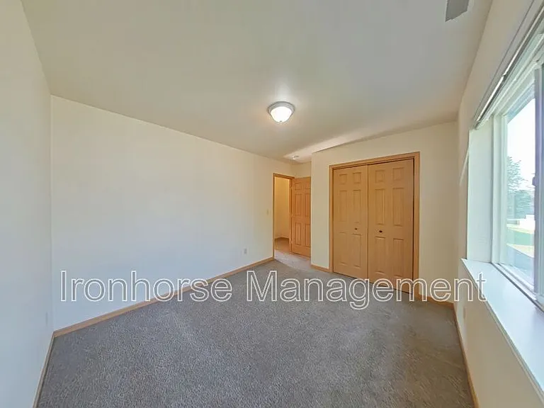 2460 Wheeler Dr #B — Photo 18