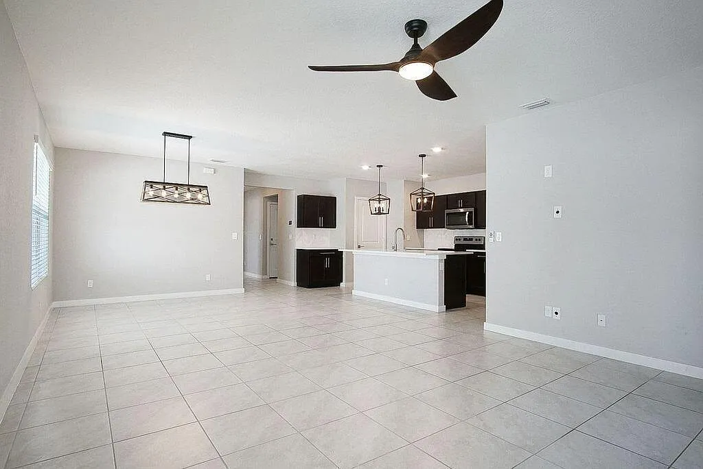 4 bed, 2.0 bath, 1730 sqft, $3,900 — Photo 4