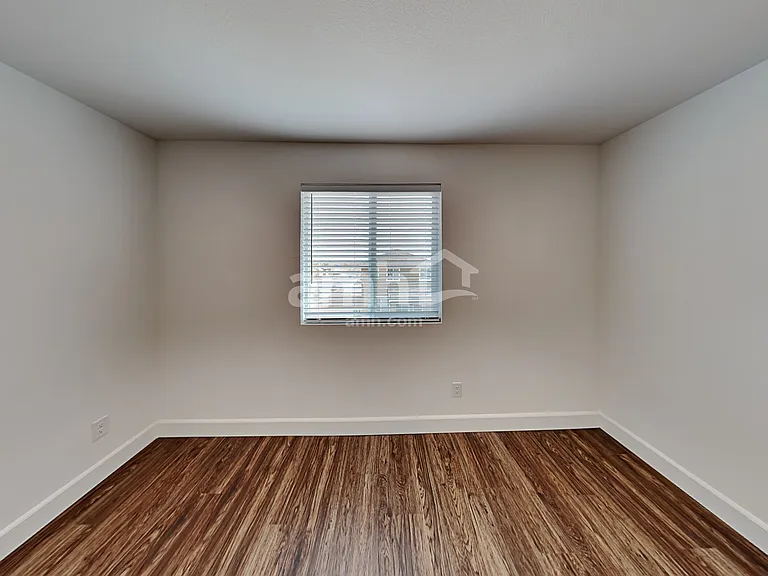 9124 Crocker Point Ct — Photo 17