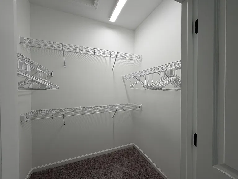 4402 Longwood — Photo 36