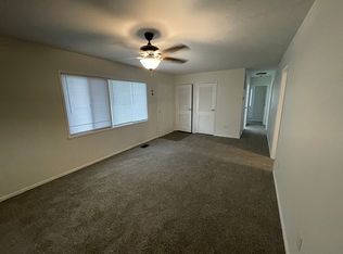 76 Poe Ln, Xenia, OH 45385