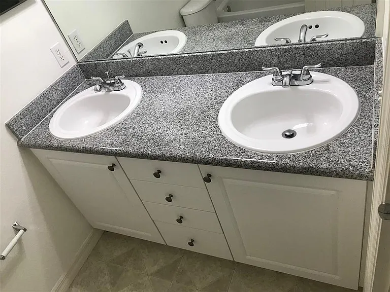 7635 Plantation Cir #7635 — Photo 7