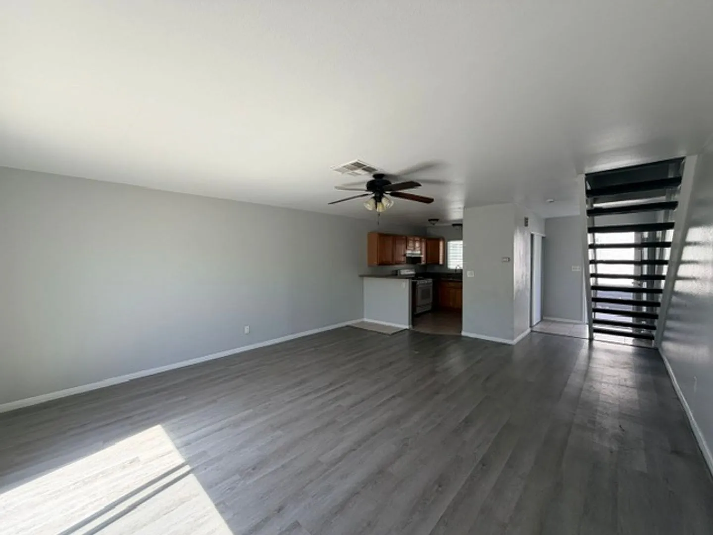 HS Grand Ave — Photo 2