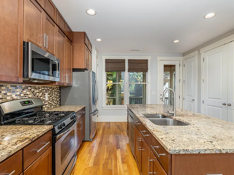 1239 Great Ridge Pkwy — Photo 23