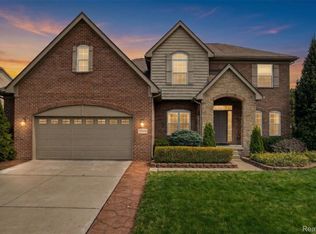 3595 Hogan Cir, Rochester Hills, MI 48307