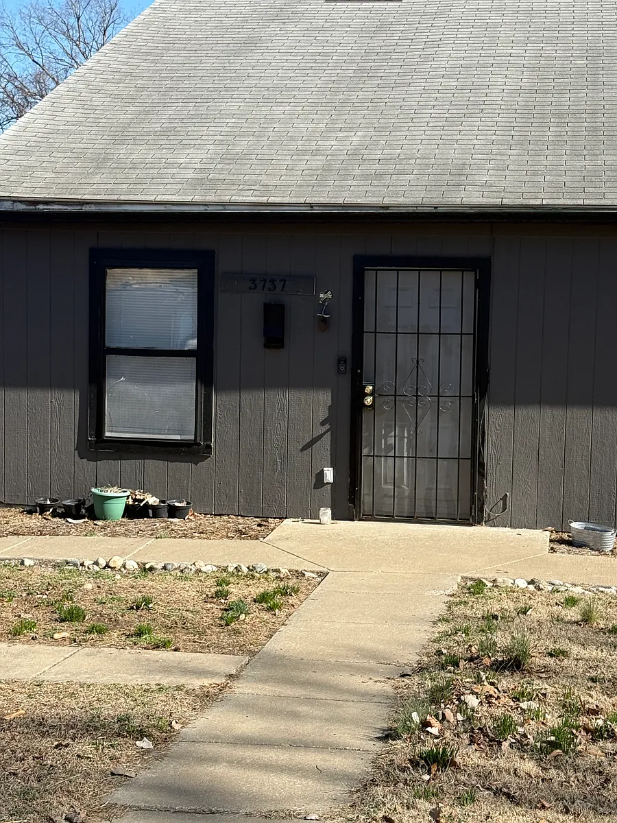 Building Photo - 3741 Monroe Ave #3741