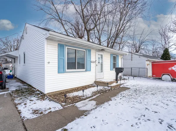 311 E 22nd St S, Newton, IA 50208