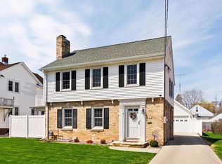 1022 N 13th St, Manitowoc, WI 54220