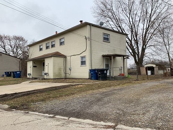 2nd image of 32606 Montcalm St