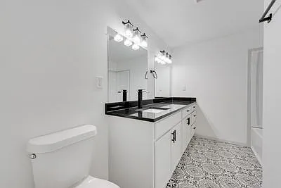 725 W Brock St — Photo 10