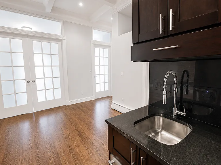 239 W 14th St #4B — Photo 3