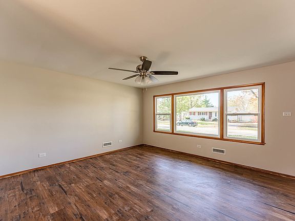 2nd image of 90 Indianwood Dr