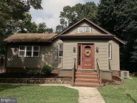 4th image of 2827 Powell Ave