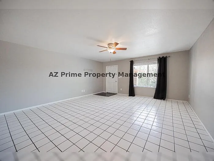 1634 W Sack Dr — Photo 4