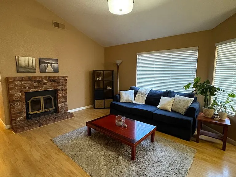 4465 Sunrise Ct — Photo 2