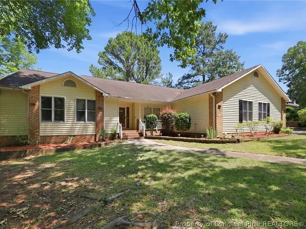 573 Broadmoor Ct, Sanford, NC 27332