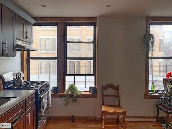 4th image of 381 Berry St #B3