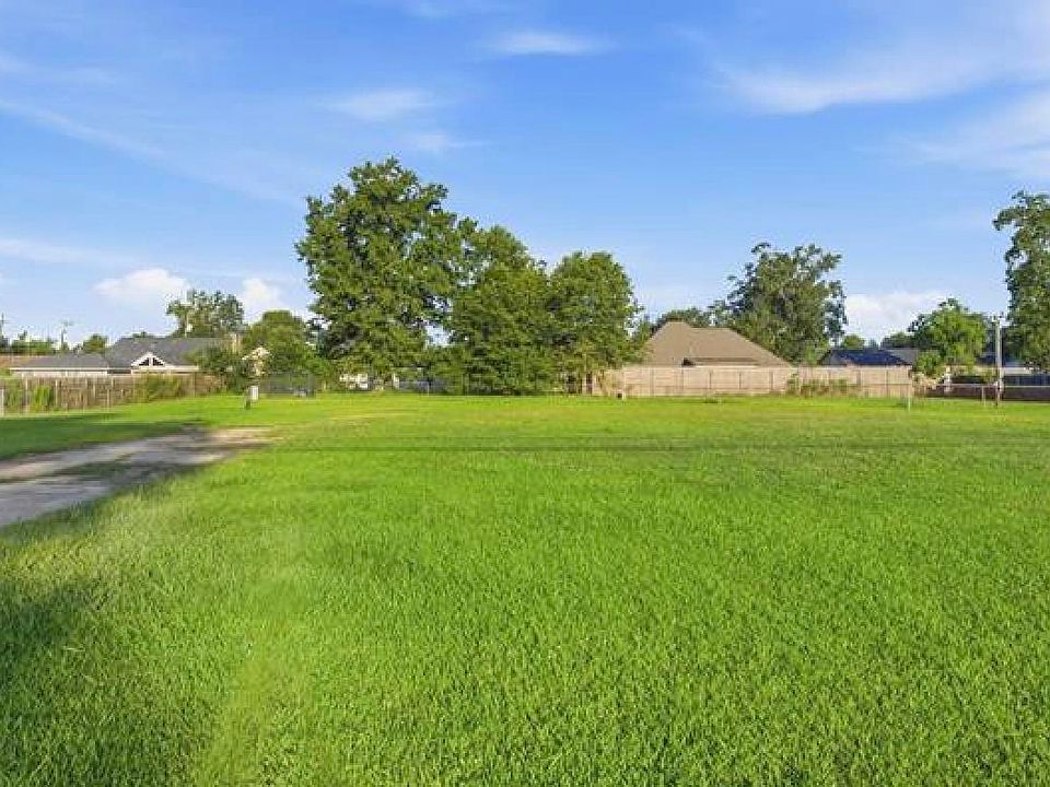 2nd image of 2967 Davis Rd