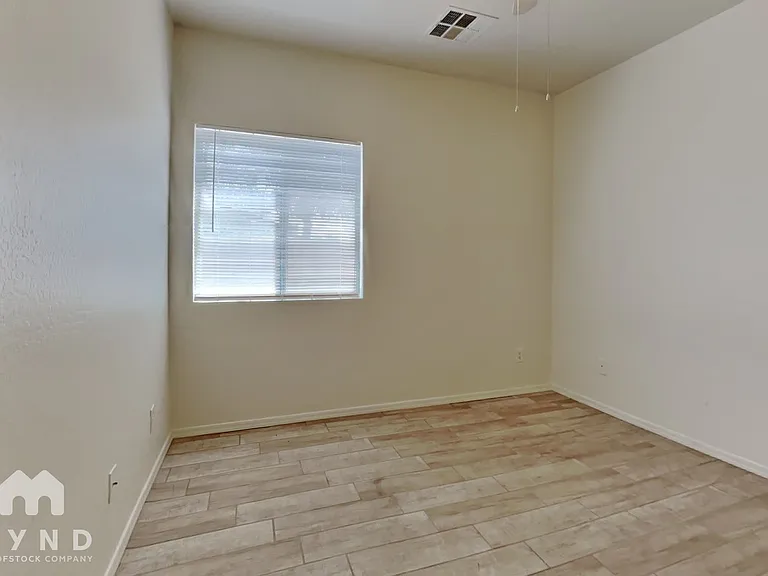 9303 W Raymond St — Photo 12