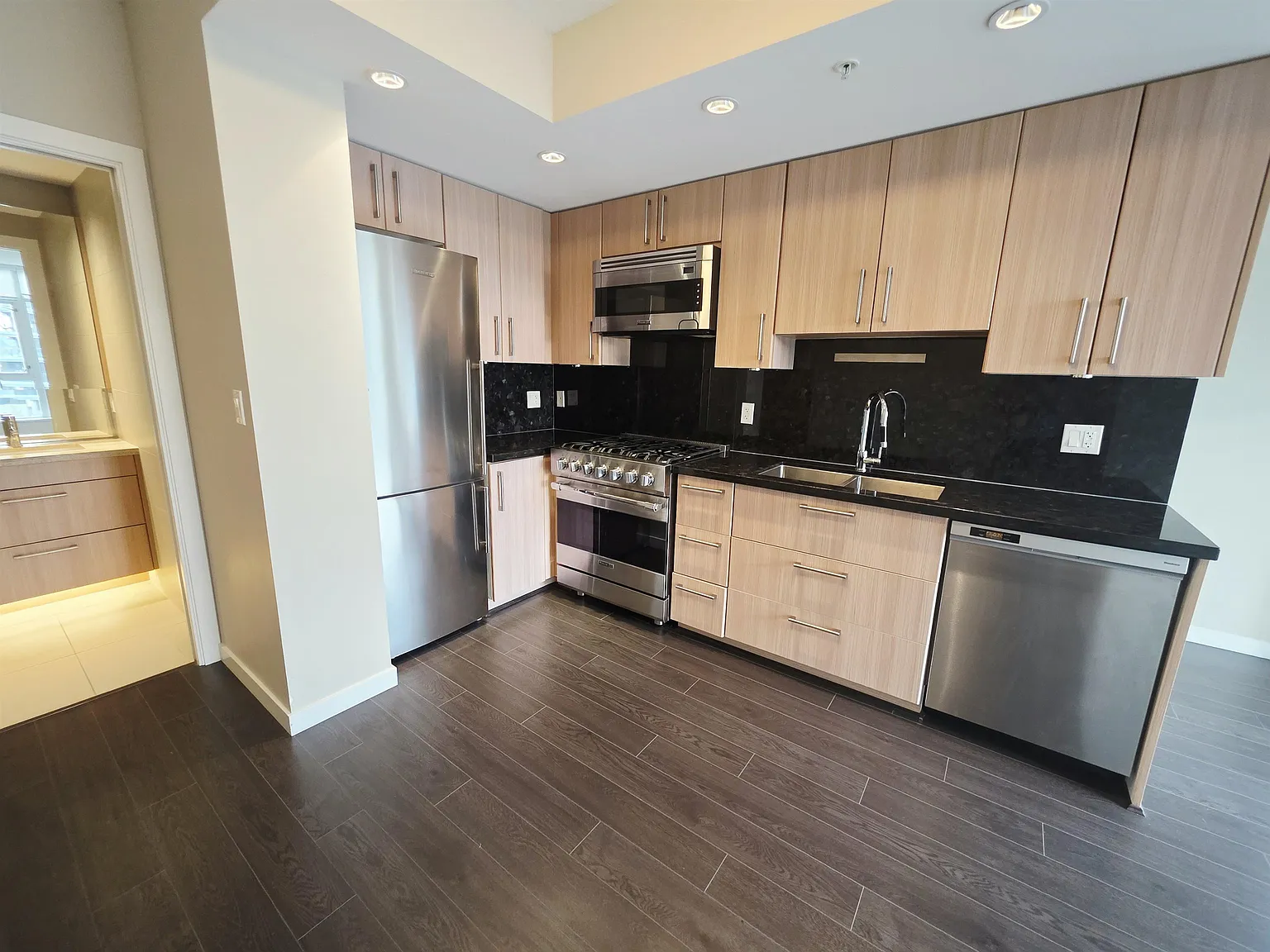 1 bed, 504 sqft, $2,580 — Photo 2