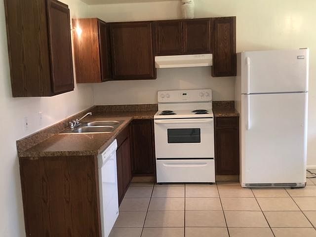 1st image of 5107 E Oak St APT 3