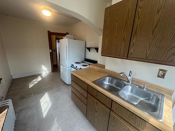 5th image of 812 1st St NW APT 2