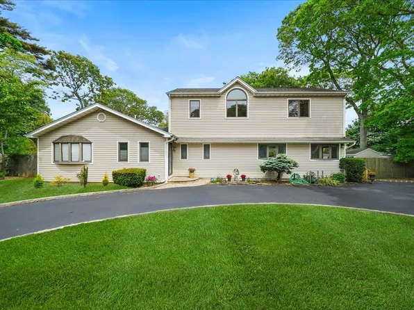 617 Smithtown Avenue, Bohemia, NY 11716