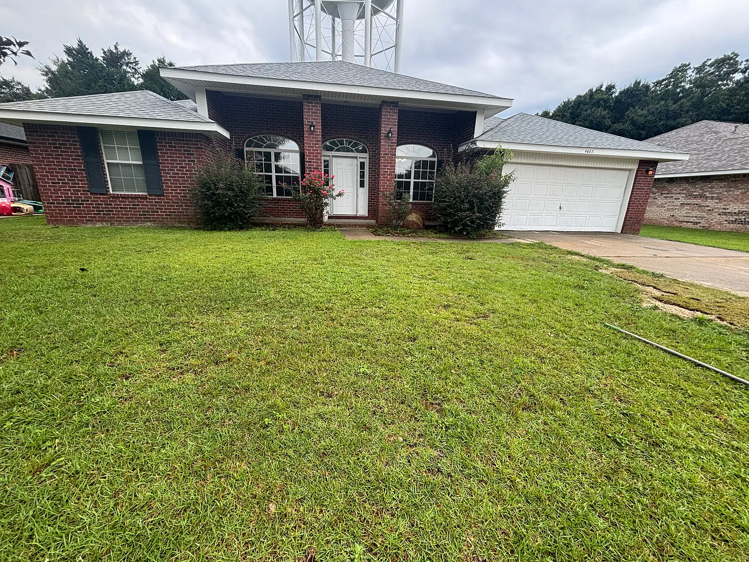 4 bed, 2181 sqft, $2,200 — Photo 1