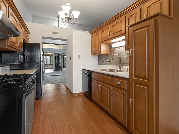 3rd image of 13547 Lamon Ave APT 410