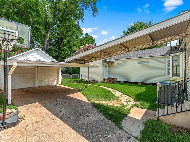 266 Carrollton Ave — Photo 7