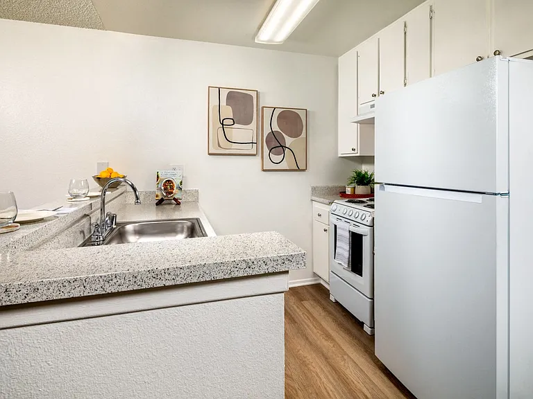Sienna Residences — Photo 20