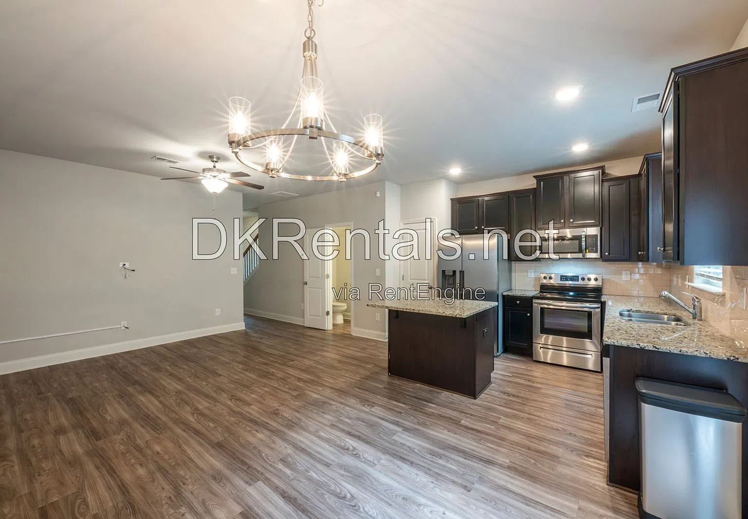 2 bed, 2.5 bath, 1300 sqft, $1,850 — Photo 3