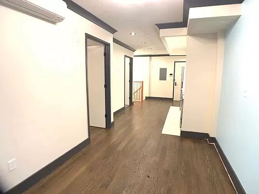 4th image of 1080 Bergen St #1C